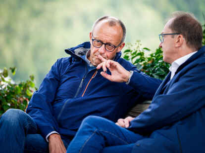 Im Sauerland, der Heimat von Fraktionschef Friedrich Merz (CDU,links), traf sich die Spitze der Unionsfraktion zur zweit&auml;gigen Klausur. CSU-Landesgruppenchef Alexander Dobrindt war nat&uuml;rlich auch dabei.