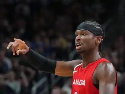 Kanadas Shai Gilgeous-Alexander gibt Anweisungen. Die hochgehandelten Kanadier stehen vor dem Aus.
