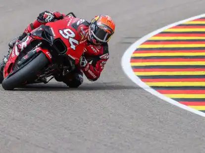 Jonas Folger aus Deutschland vom Gasgas Factory Racing Tech3 Team in Aktion.