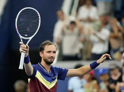 Daniil Medwedew hatte 2021 den Titel beim Grand-Slam-Turnier in New York gewonnen.