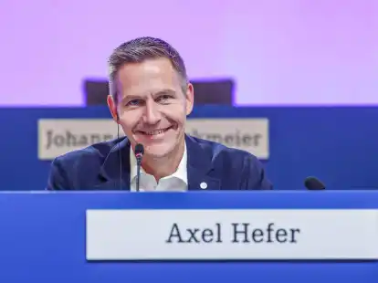 Axel Hefer ist der Aufsichtsratsvorsitzende des FC Schalke 04.