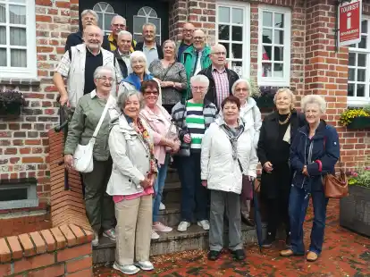 20 M&auml;nner und Frauen haben sich beim Klassentreffen wiedergesehen: 1957 wurden sie gemeinsam in Wildeshausen eingeschult.