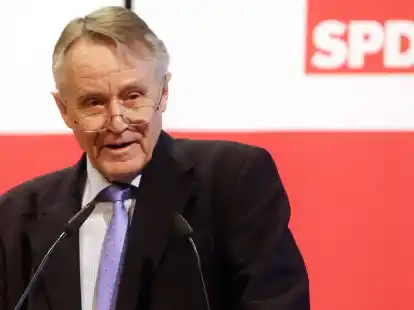 Hans-Ulrich Klose im Februar 2013 auf dem Landesparteitag der Hamburger SPD.