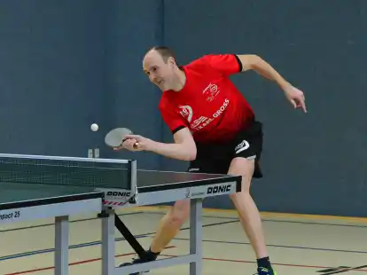 Momentan angeschlagen: Der Einsatz von Hudes Peter Igel zum Saisonauftakt in der Tischtennis-Oberliga entscheidet sich kurzfristig.