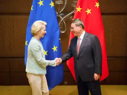EU-Kommissionspr&auml;sidentin Ursula von der Leyen trifft in Neu Delhi Chinas Ministerpr&auml;sidenten Li Qiang.