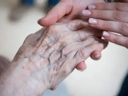 Gerade f&uuml;r Pflegebed&uuml;rftige fehlen angepasste psychiatrische und psychologische Hilfen, sagen Patientensch&uuml;tzer.