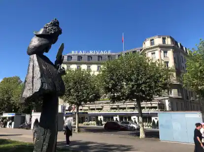 Das Sisi-Denkmal am Ufer des Genfer Sees, wo die &ouml;sterreichische Kaiserin 1898 ermordet wurde.