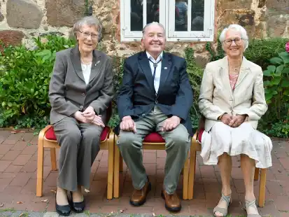 34 Frauen und M&auml;nner feierten am Sonntag in der Wildeshauser Alexanderkirche ihr Konfirmations-Jubil&auml;um. Diese drei &ndash; Hilde Stolle, Herbert Harms und Gertrud Schulenberg &ndash; wurden bereits vor 75 Jahren konfirmiert.