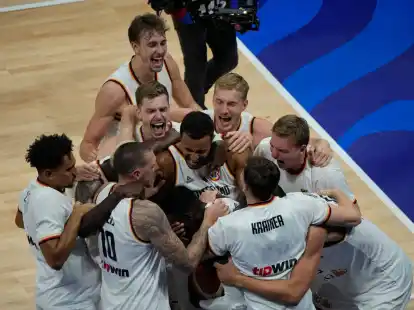 Das deutsche Team jubelt &uuml;ber ihren WM-Sieg.