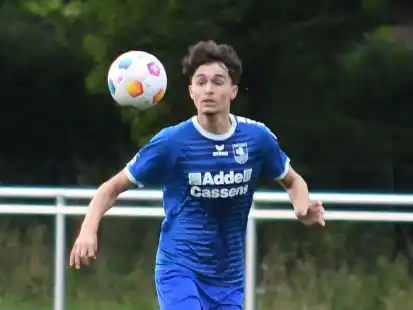 Isaiah Stainbank hielt in der Abwehr gegen anst&uuml;rmende Holthausener gegen.