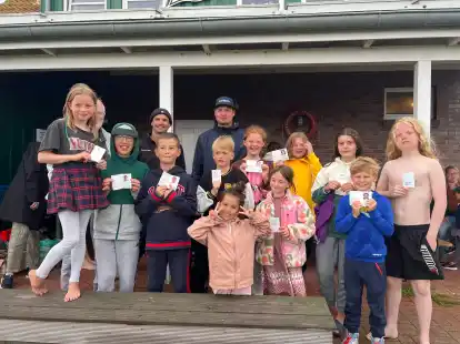 Freuten sich riesig &uuml;ber ihren Segelschein: Die Kinder  des Wangerooger Yacht-Clubs