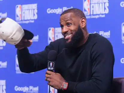 LeBron James und weitere NBA-Superstars wollen einem Bericht zufolge bei den Olympischen Spielen in Paris dabei sein.