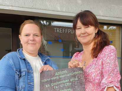 Planen das Nachbarschaftsfest am 23. September in Ahlhorn: Julia Timm (links) vom Quartiersmanagement und Kerstin Korte (Gemeinwesenarbeit).