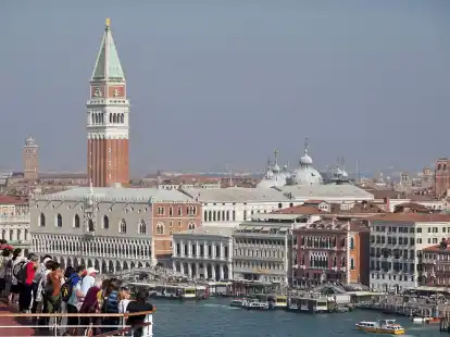 Venedig ist bei Touristen beliebt.