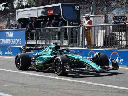 Der Kanadier Lance Stroll steuert den Aston-Martin-Boliden in der Boxengasse.
