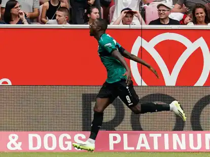 Traf gegen den FSV&nbsp;Mainz 05 dreifach: Stuttgarts Serhou Guirassy.