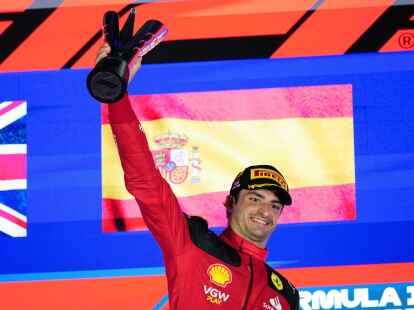 Ferrari-Pilot Carlos Sainz hat den Gro&szlig;en Preis von Singapur gewonnen.