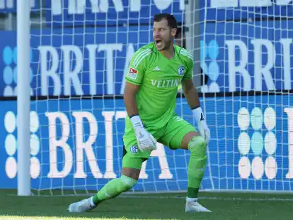 Schalke-Torwart Marius M&uuml;ller f&auml;llt verletzungsbedingt aus.