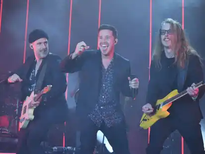 Gro&szlig;er Erfolg: Gute Laune hat Nico Santos (Mitte) mit seiner Band im Mai in Westerstede verbreitet.