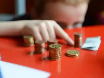 Lehrkr&auml;fte berichten von einem sichtbaren Anstieg der Kinderarmut und von &Auml;ngsten und Sorgen, die sie bei ihren Sch&uuml;lerinnen und Sch&uuml;lern beobachten.