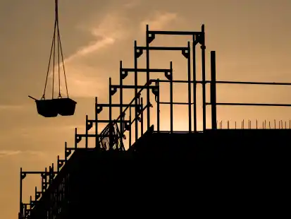 Hausbau: Selbst Reihenh&auml;user werden f&uuml;r viele Familien in der Wesermarsch unerschwinglich, sagen Forscher.