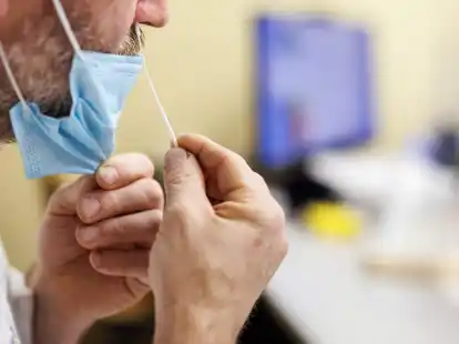 Viele Deutsche machen sich keine Sorgen vor einer m&ouml;glichen Corona-Ansteckung in diesem Herbst und Winter.