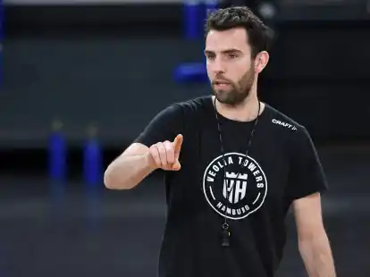 Die Veolia Towers Hamburg von Trainer Benka Barloschky haben sich im Pokal ins Achtelfinale gezittert.