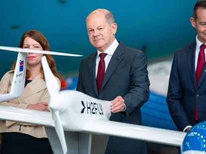 Er sei &uuml;berzeugt, dass der Luftfahrtstandort Deutschland eine &laquo;sehr gute Zukunft&raquo; habe, sagt Kanzler Scholz bei der Nationalen Luftfahrtkonferenz in Hamburg.