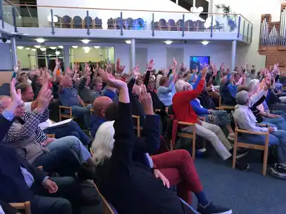 Stimmten den Vorschl&auml;gen des Vorstandes einstimmig zu: Mitgliederversammlung des F&ouml;rdervereins Van-Ameren-Bad.