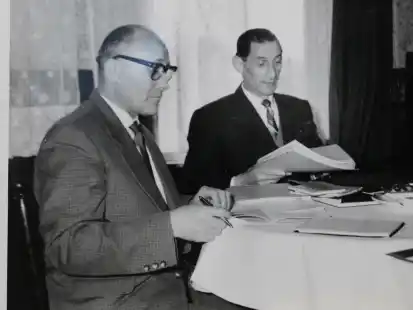 Sitzung im Hinterzimmer (von links): Erhard Klingenberg und Clemens Südbeck. Beide waren in früheren Zeiten im BVC-Vorstand aktiv.