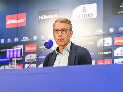Schalkes Sportvorstand Peter Kn&auml;bel muss einen neuen Trainer suchen.