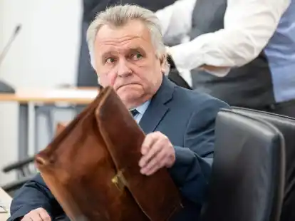 G&uuml;nther Krause im Landgericht Rostock.