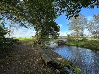 Ausgangspunkt f&uuml;r den Kanutourismus: Der in die Jahre gekommene Kanusteg an der Stra&szlig;e &bdquo;Zur Jade&ldquo; in Delfshausen soll ert&uuml;chtigt werden.