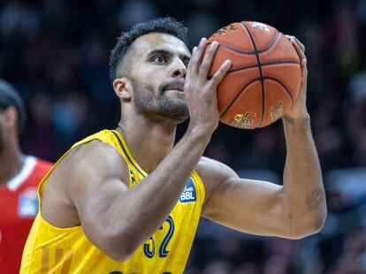 Erstes Ligaspiel seit dem WM-Titel: Johannes Thiemann konnte mit Alba Berlin den Saisonauftakt gewinnen.