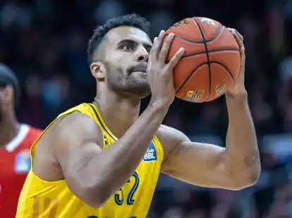 Erstes Ligaspiel seit dem WM-Titel: Johannes Thiemann konnte mit Alba Berlin den Saisonauftakt gewinnen.