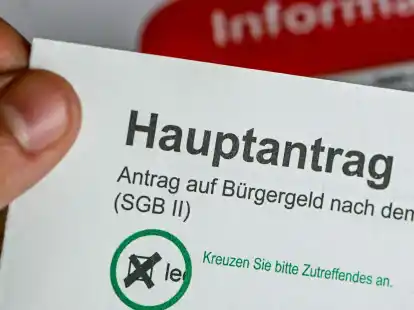 &laquo;Arbeitslosigkeit und Unterbesch&auml;ftigung nehmen zwar ab, jedoch weniger als in&nbsp;einem September &uuml;blich&raquo;, hei&szlig;t es aus der Bundesagentur f&uuml;r Arbeit.