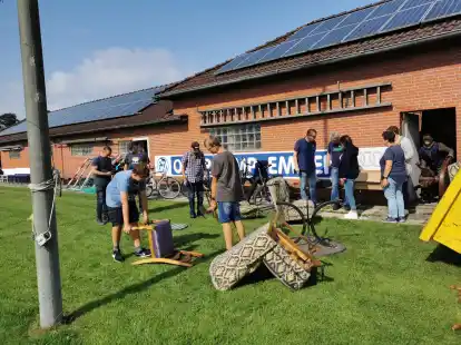 B&uuml;hnenproben sind das eine, Aufr&auml;umen ist das andere &ndash; doch auch das geh&ouml;rt zum Theater in Borssum dazu.