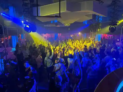 Voller Erfolg: Die erste &bdquo;Mama geht tanzen&ldquo;-Party in ganz Niedersachsen fand in Zetel statt.