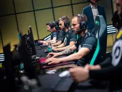 Excel um Midlaner Abbedagge setzte den starken Lauf in der LoL-Liga LEC auch gegen Fnatic fort.