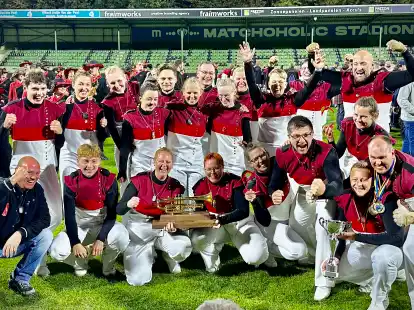 Gro&szlig;er Jubel &uuml;ber Silber: &bdquo;Spirit 52&ldquo; aus Rastede startete in den Niederlanden noch eine Aufholjagd.