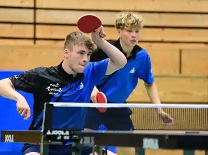 Joost Klinke und Wilko Romanee&szlig;en (von links) punkteten zwar im Doppel. F&uuml;r den Gesamtsieg reichte das aber in keiner Partie aus.