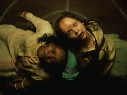 Lidya Jewett (l) als Angela und Olivia Marcum als Katherine in &laquo;Der Exorzist: Das Bekenntnis&raquo;.