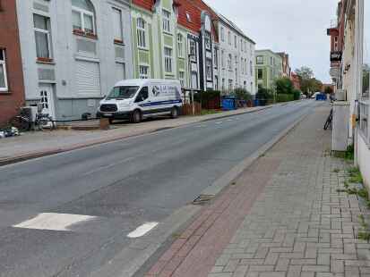 Wichtige Verbindung, f&uuml;r den Verkehr aus Richtung Krankenhaus: die Eggenastra&szlig;e. Der Bereich im Bildhintergrund wird jetzt saniert.