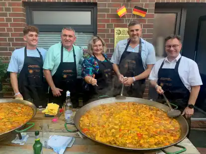 Bereits im September war eine Delegation aus Cullera mit B&uuml;rgermeister Jordi Mayor (Zweiter von rechts) in Jever.