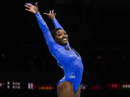 &Uuml;berragt weiter alle: Simone Biles aus den USA, hier bei ihrer Boden-&Uuml;bung.