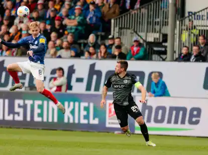 Luca Schnellbacher (r) erzielte den Elversberger Ausgleich in Kiel.
