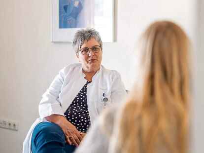 Die Psychoonkologin Brigitte Anders und ihre Teammitglieder bieten Krebspatienten ihre Hilfe bei der Bew&auml;ltigung von Sorgen und &Auml;ngsten an.