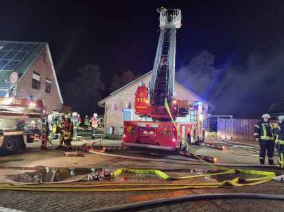 Aurich Brand Im Café Extrablatt Feuerwehr Kämpft Gegen Schwere Schäden - au5qh7n