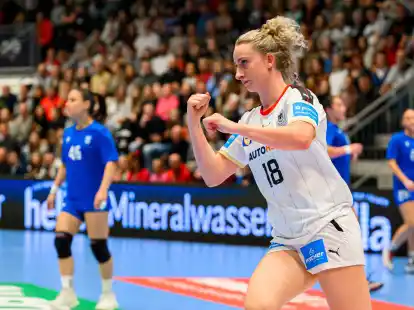 F&auml;llt den deutschen Handballerinnen gegen die Ukraine: Mia Zschocke.
