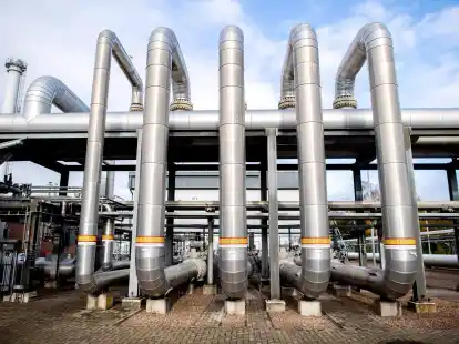 Eine technische Anlage zur Verdichtung von Erdgas auf dem Gel&auml;nde des Erdgasspeichers Rehden: Die Gasspeicher in Deutschland sind gef&uuml;llt.